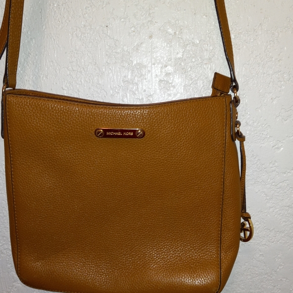 Michael kors purse - Picture 2 of 8